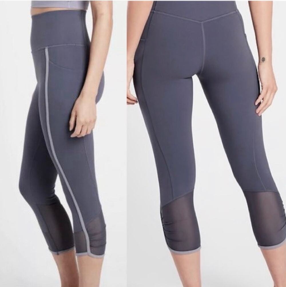 Athleta Salutation Stash Pocket II Capri Leggings Medieval Violet Size 2X *EUC